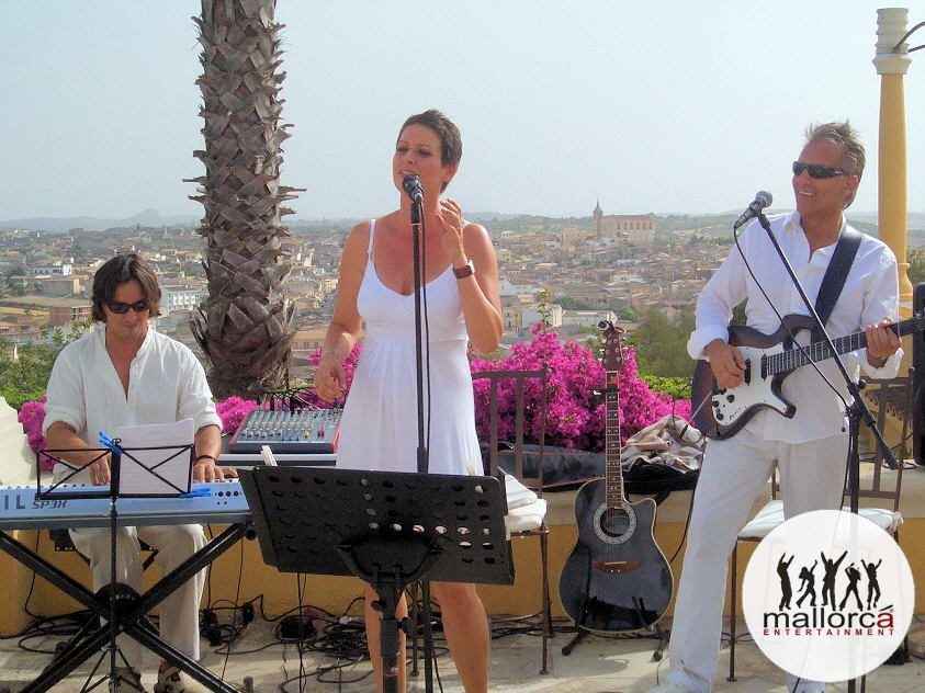BAND DELUXE / LIVE-BAND & LIVE-DEEJAY