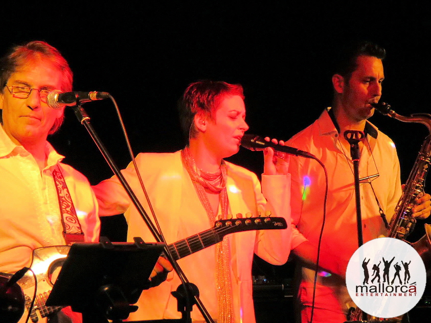 BAND DELUXE / LIVE-BAND & LIVE-DEEJAY
