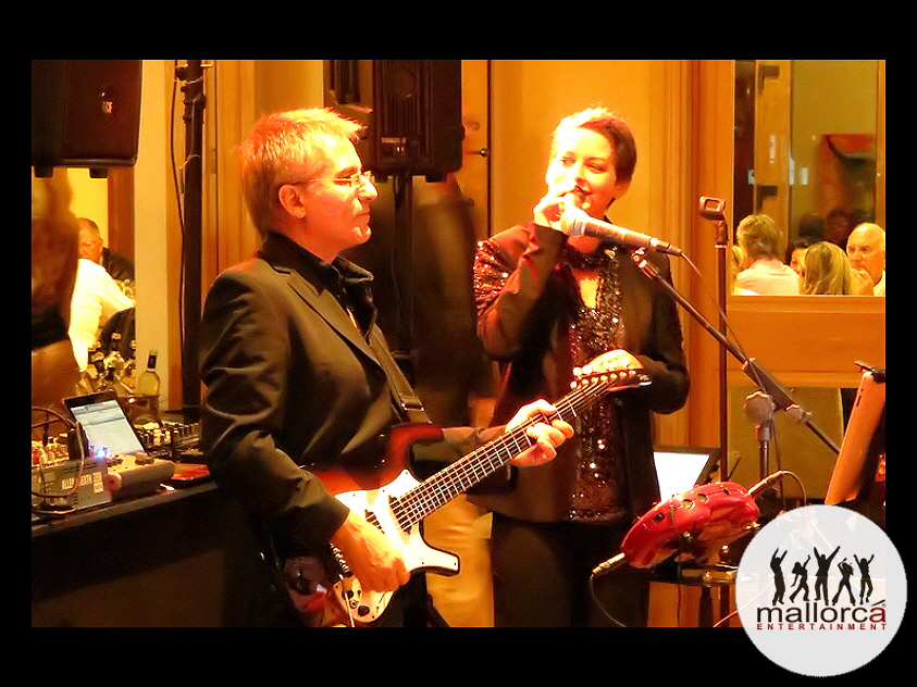 BAND DELUXE / LIVE-BAND & LIVE-DEEJAY